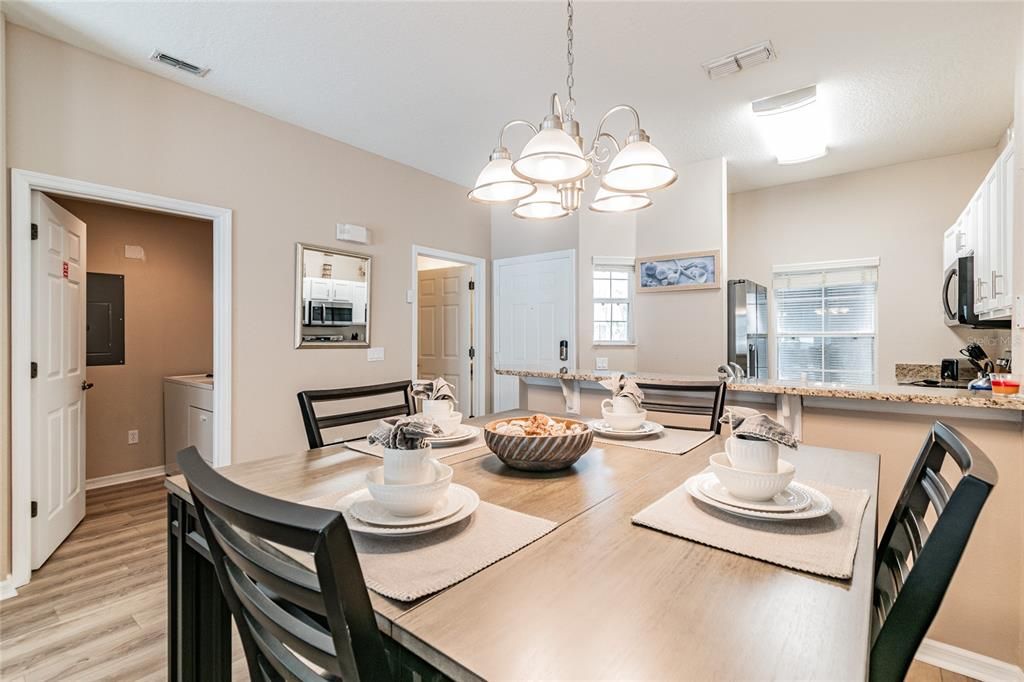 En Venta: $329,999 (3 camas, 2 baños, 1295 Pies cuadrados)