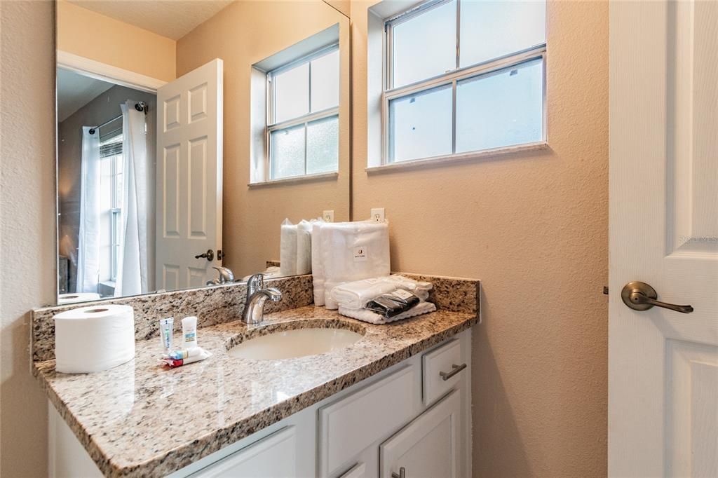 En Venta: $329,999 (3 camas, 2 baños, 1295 Pies cuadrados)