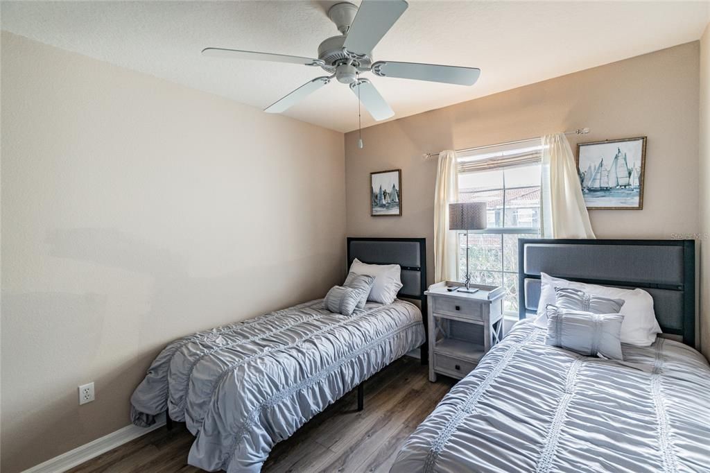 En Venta: $329,999 (3 camas, 2 baños, 1295 Pies cuadrados)