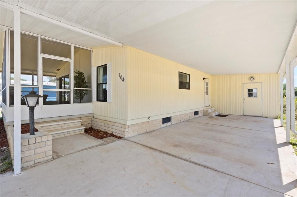 Active With Contract: $137,000 (2 beds, 2 baths, 1248 Square Feet)