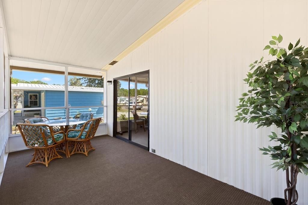 Active With Contract: $137,000 (2 beds, 2 baths, 1248 Square Feet)