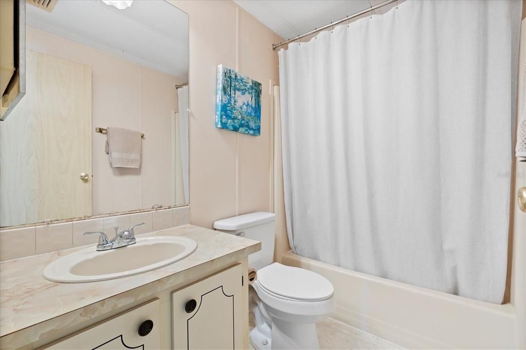 Active With Contract: $137,000 (2 beds, 2 baths, 1248 Square Feet)