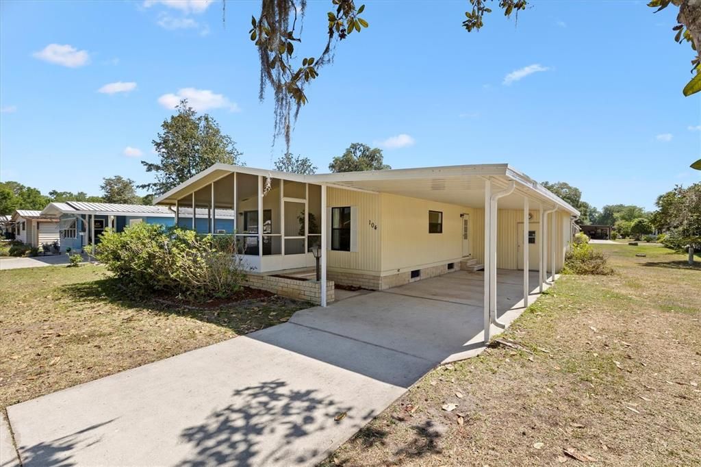 Active With Contract: $137,000 (2 beds, 2 baths, 1248 Square Feet)