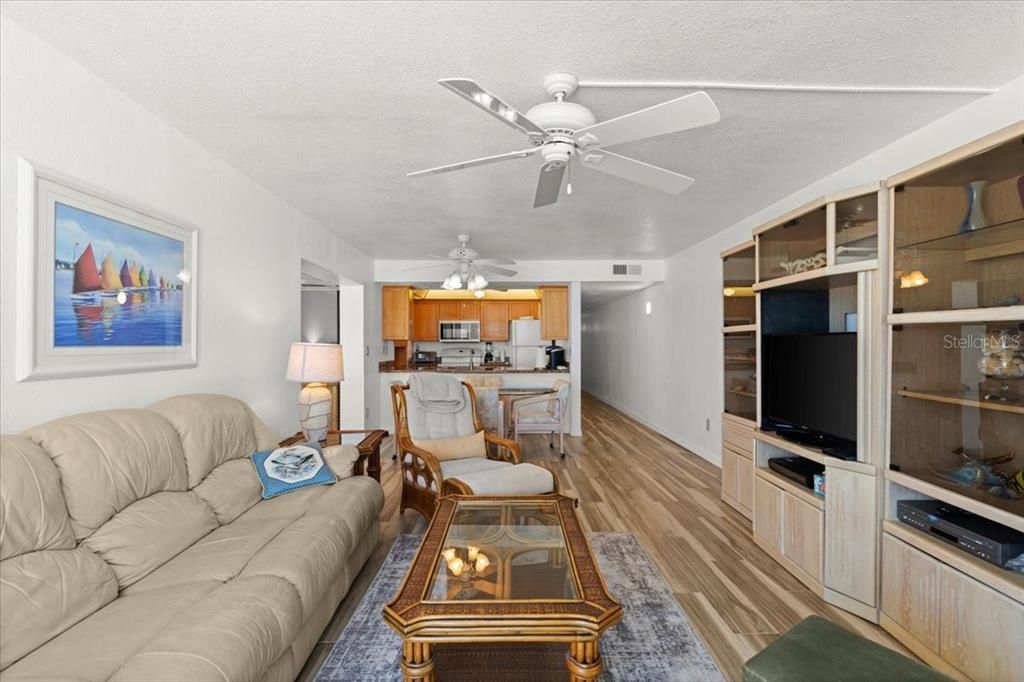 Active With Contract: $670,000 (3 beds, 2 baths, 1490 Square Feet)