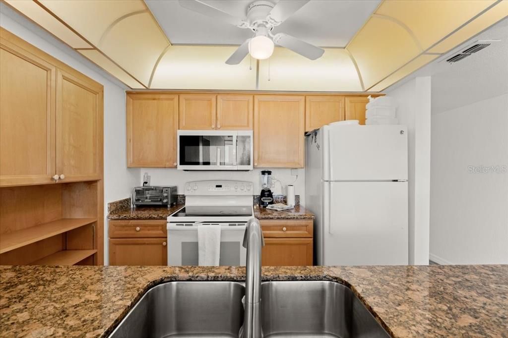 Active With Contract: $670,000 (3 beds, 2 baths, 1490 Square Feet)