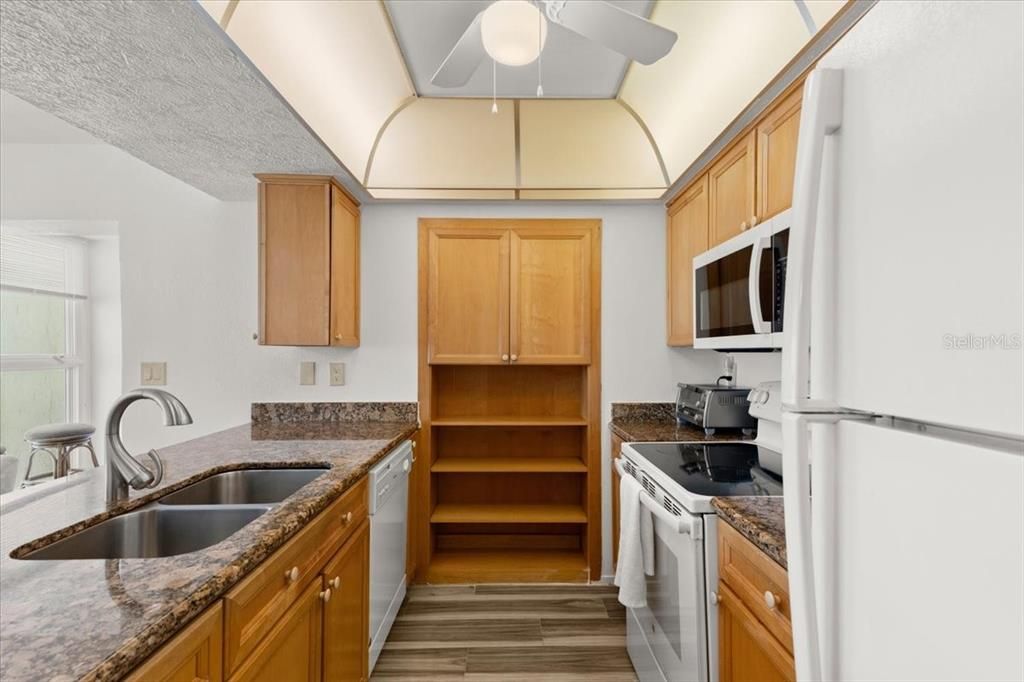 Active With Contract: $670,000 (3 beds, 2 baths, 1490 Square Feet)