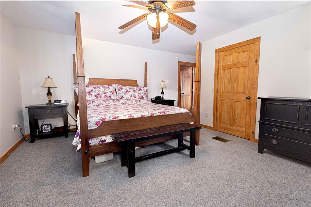 En Venta: $575,000 (3 camas, 2 baños, 2367 Pies cuadrados)