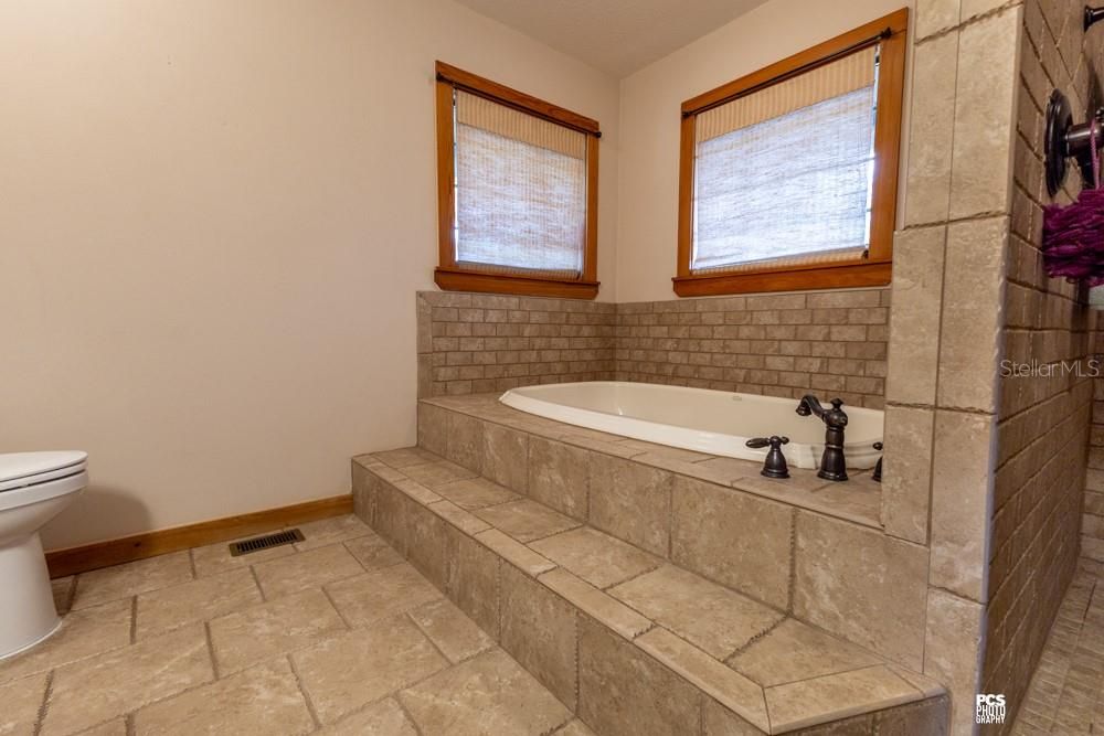 En Venta: $575,000 (3 camas, 2 baños, 2367 Pies cuadrados)