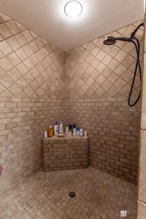 En Venta: $575,000 (3 camas, 2 baños, 2367 Pies cuadrados)