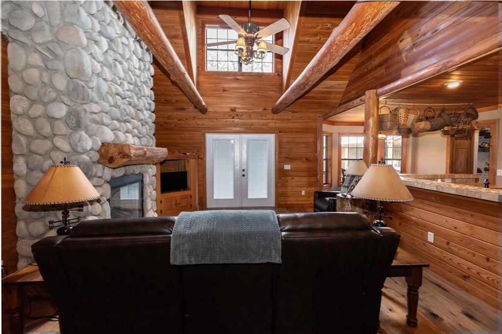 En Venta: $575,000 (3 camas, 2 baños, 2367 Pies cuadrados)