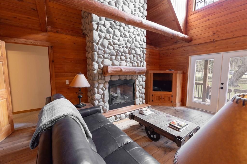 En Venta: $575,000 (3 camas, 2 baños, 2367 Pies cuadrados)