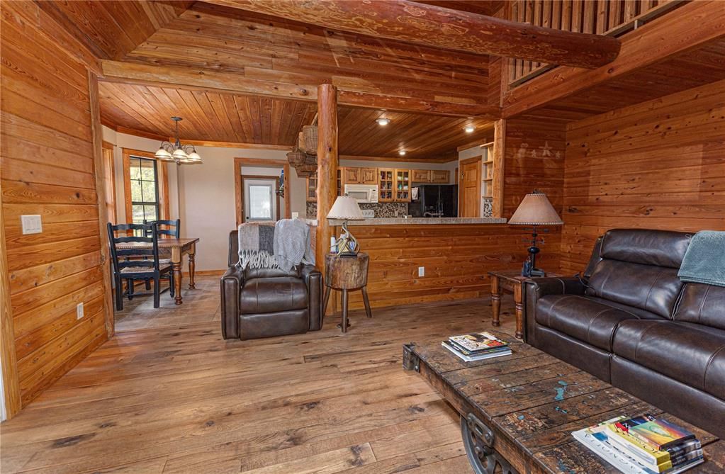 En Venta: $575,000 (3 camas, 2 baños, 2367 Pies cuadrados)