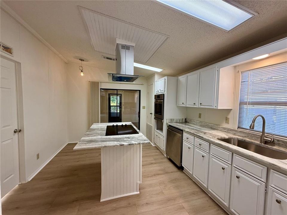 En Venta: $179,000 (2 camas, 2 baños, 1352 Pies cuadrados)