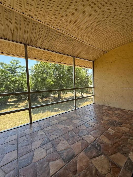 待售: $82,900 (2 贝兹, 2 浴室, 1085 平方英尺)