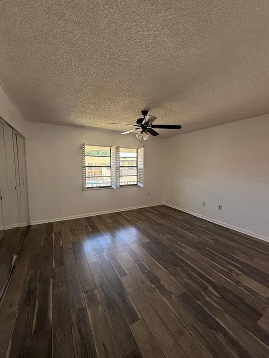 待售: $82,900 (2 贝兹, 2 浴室, 1085 平方英尺)