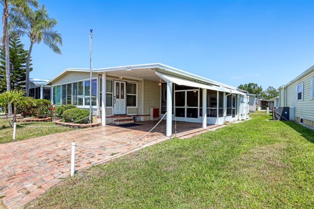 На продажу: $120,000 (2 спален, 2 ванн, 864 Квадратных фут)