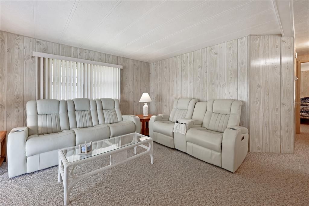 На продажу: $120,000 (2 спален, 2 ванн, 864 Квадратных фут)