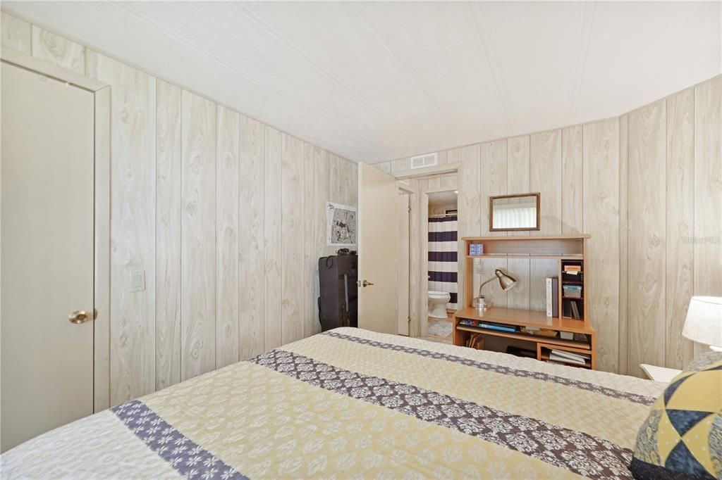 На продажу: $120,000 (2 спален, 2 ванн, 864 Квадратных фут)