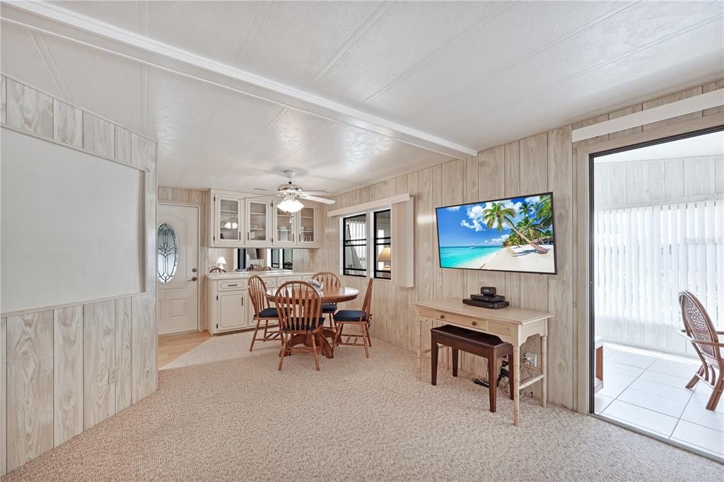 На продажу: $120,000 (2 спален, 2 ванн, 864 Квадратных фут)