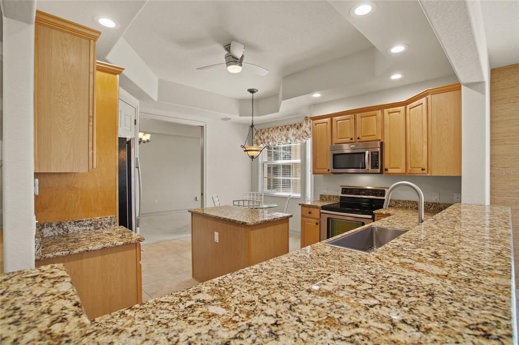 En Venta: $399,999 (2 camas, 2 baños, 2031 Pies cuadrados)