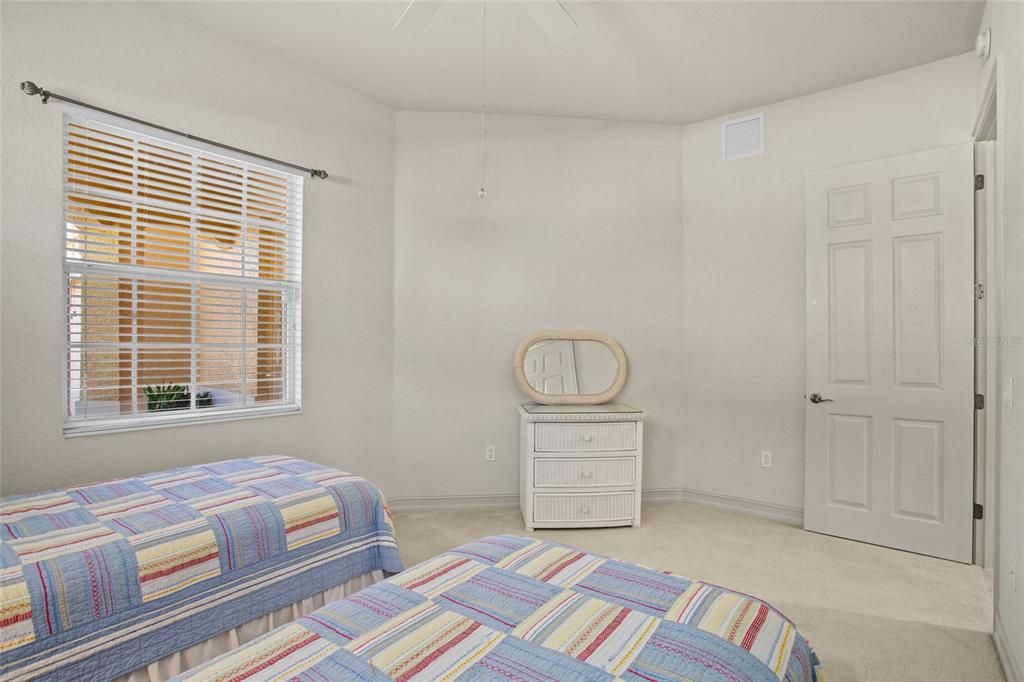 En Venta: $399,999 (2 camas, 2 baños, 2031 Pies cuadrados)