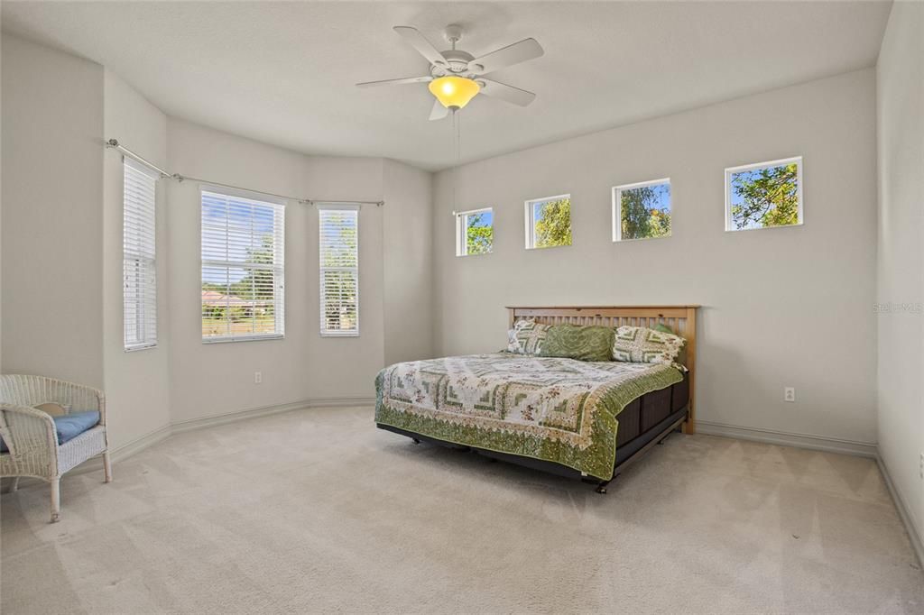 En Venta: $399,999 (2 camas, 2 baños, 2031 Pies cuadrados)