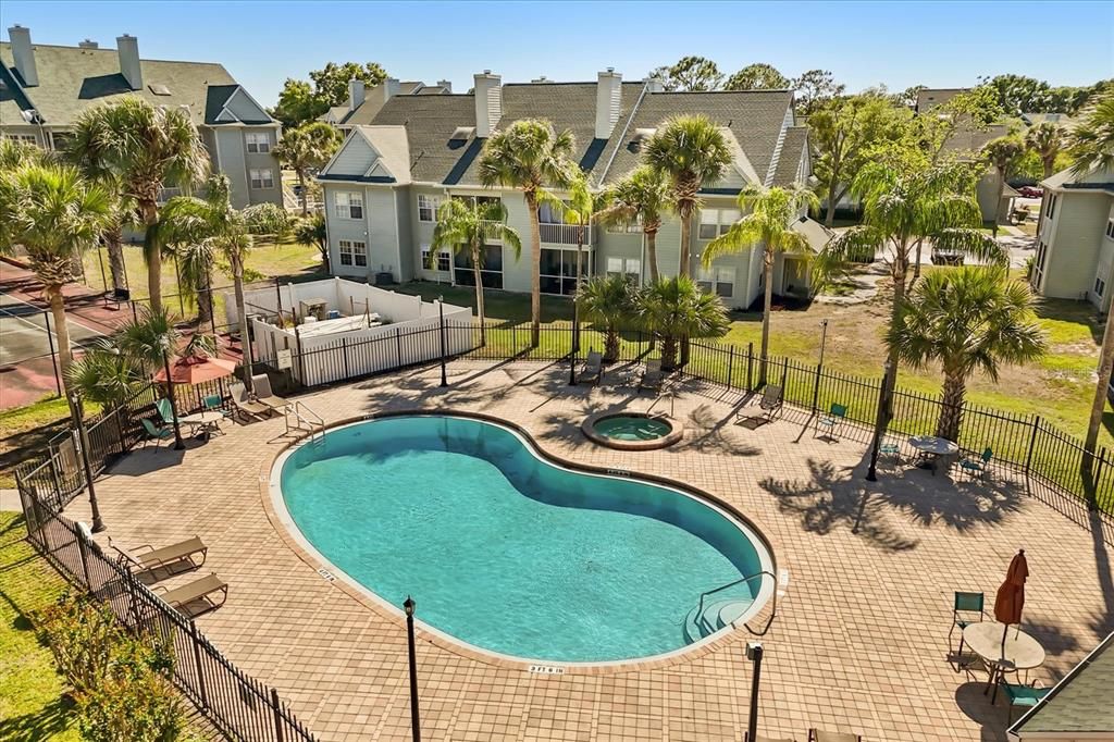 Active With Contract: $130,000 (1 beds, 1 baths, 722 Square Feet)