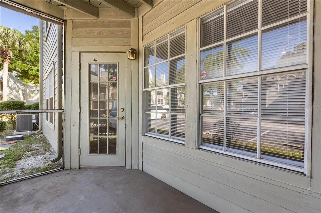 Active With Contract: $130,000 (1 beds, 1 baths, 722 Square Feet)