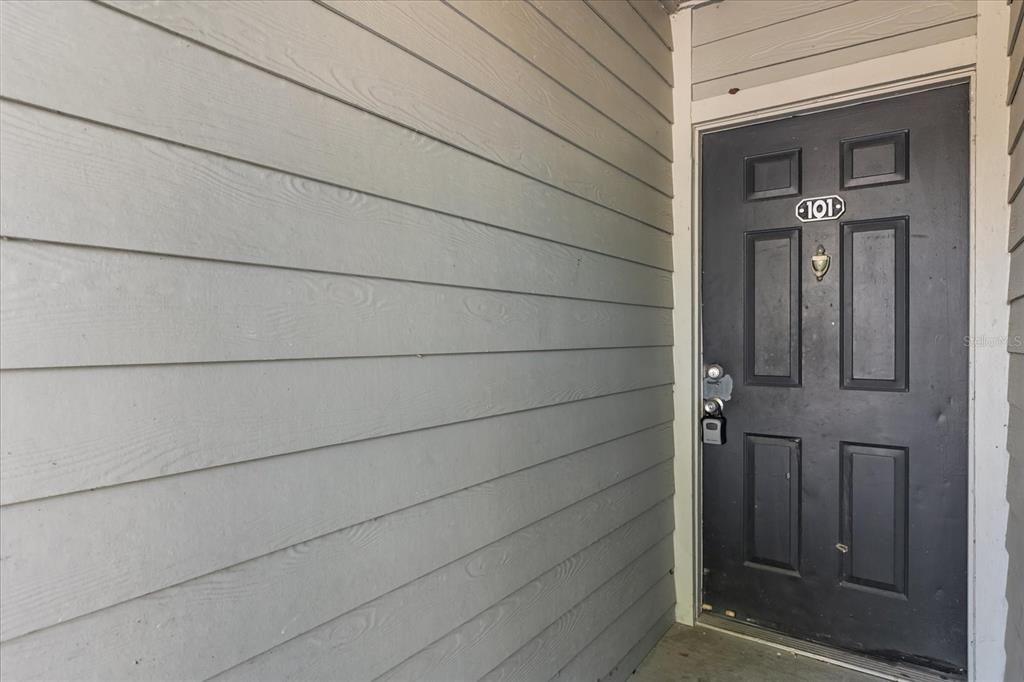 Active With Contract: $130,000 (1 beds, 1 baths, 722 Square Feet)