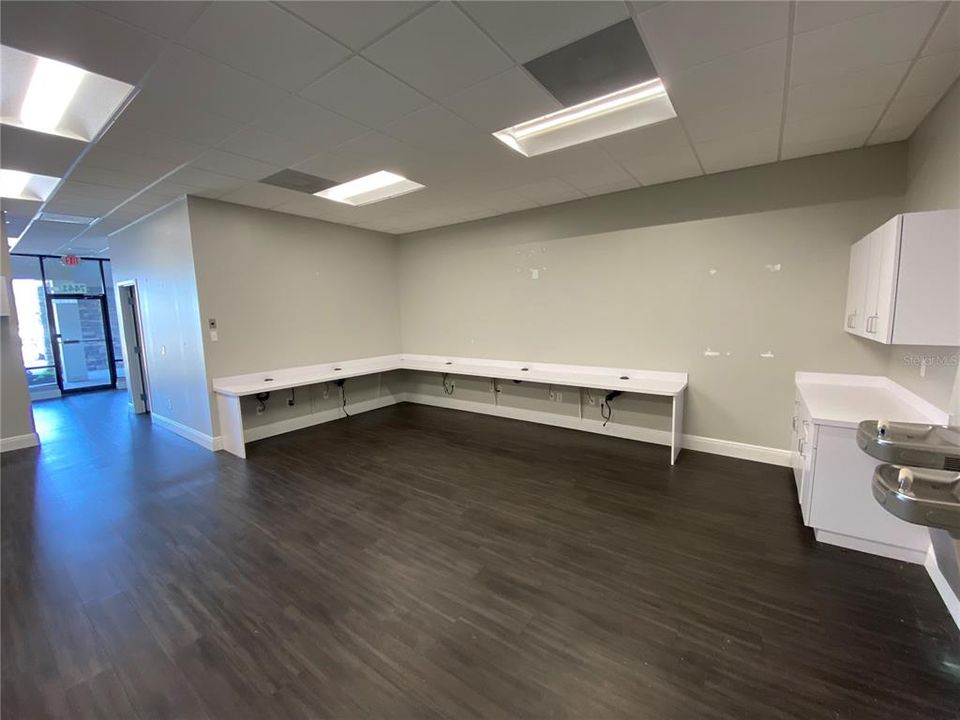 На продажу: $45,810 (0 спален, 0 ванн, 1527 Квадратных фут)