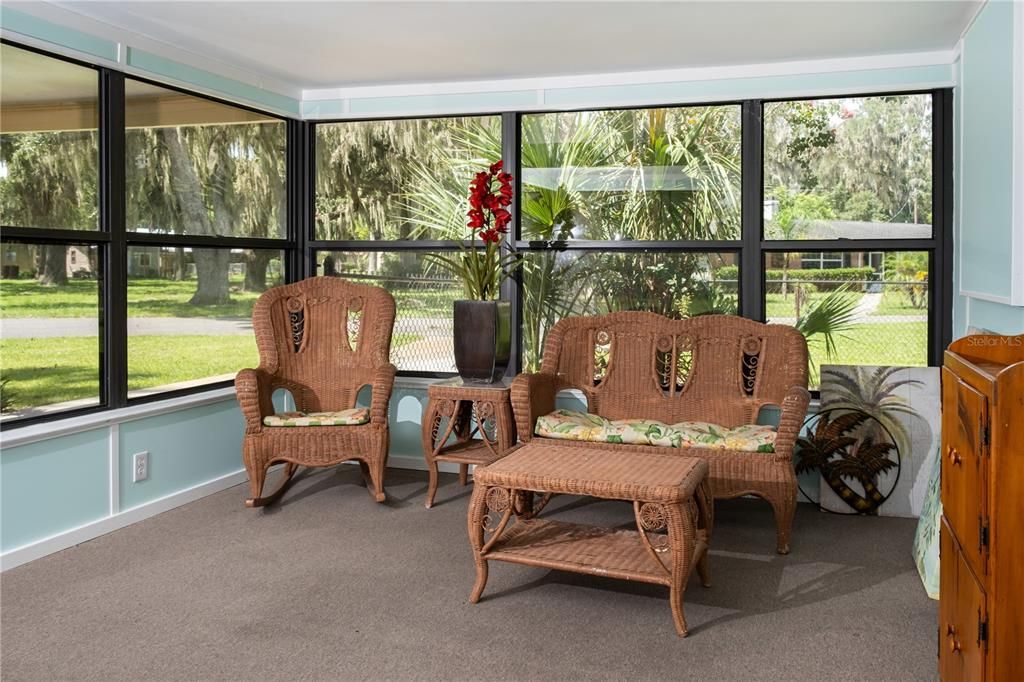 For Sale: $229,000 (2 beds, 1 baths, 784 Square Feet)