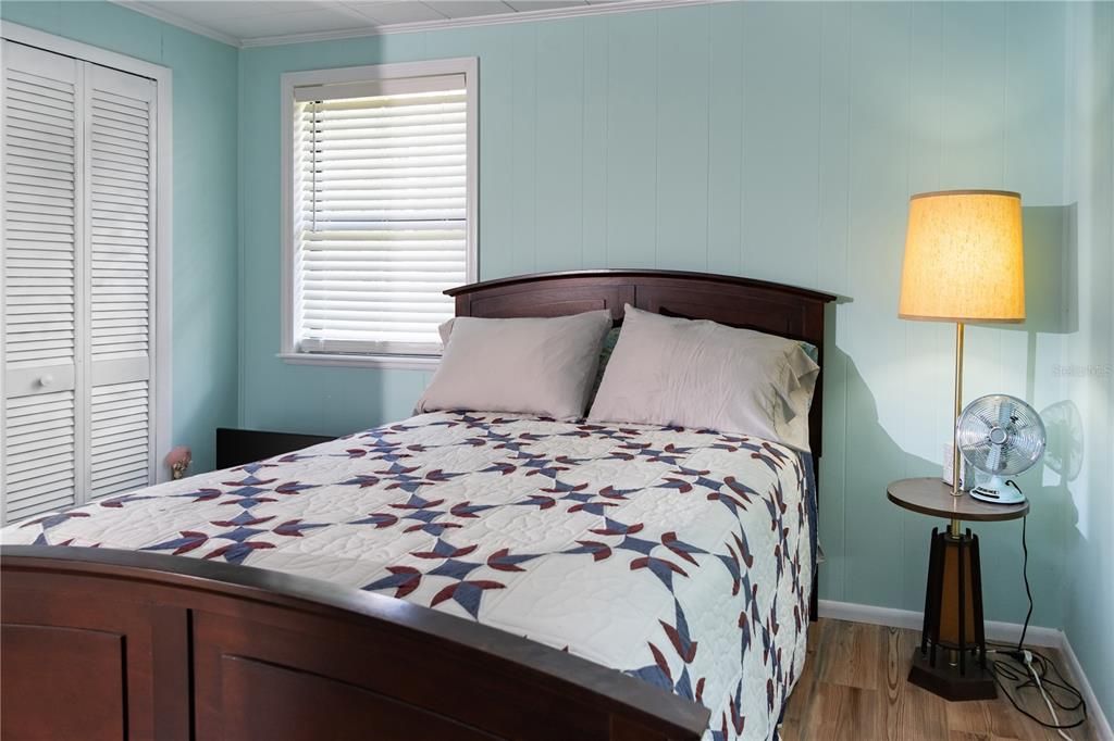 For Sale: $229,000 (2 beds, 1 baths, 784 Square Feet)