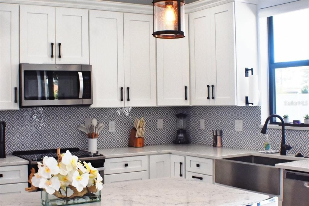 For Rent: $4,200 (3 beds, 2 baths, 1843 Square Feet)