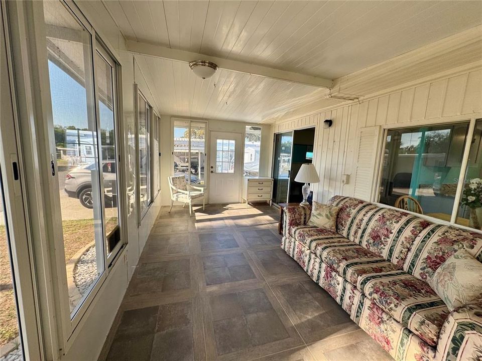 На продажу: $159,900 (2 спален, 2 ванн, 864 Квадратных фут)