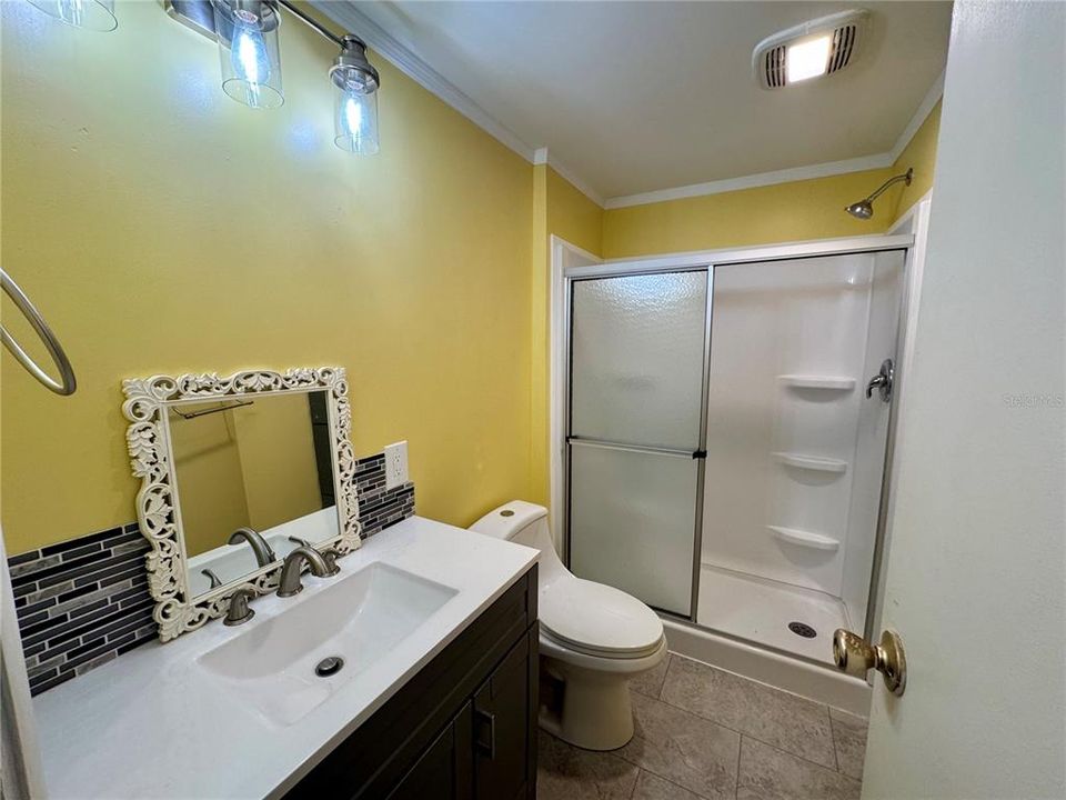 На продажу: $159,900 (2 спален, 2 ванн, 864 Квадратных фут)