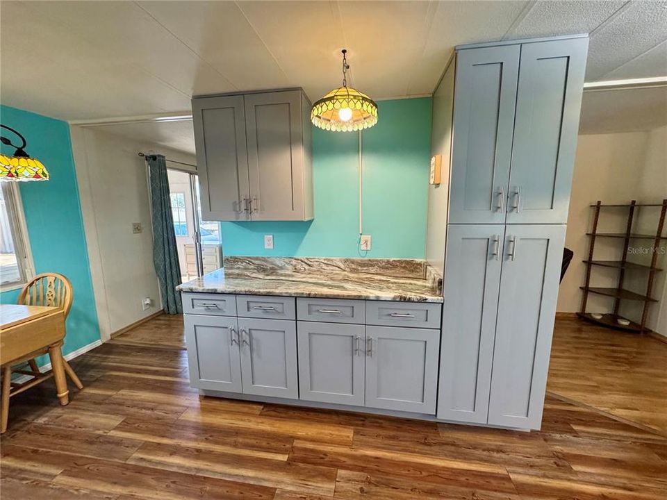 На продажу: $159,900 (2 спален, 2 ванн, 864 Квадратных фут)