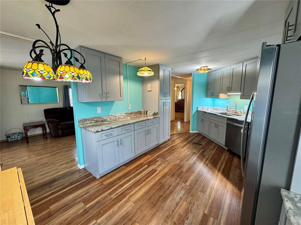 На продажу: $159,900 (2 спален, 2 ванн, 864 Квадратных фут)