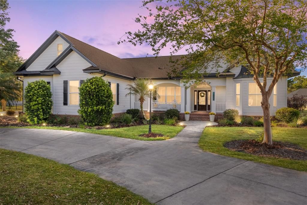 Vendido Recientemente: $650,000 (4 camas, 3 baños, 3164 Pies cuadrados)