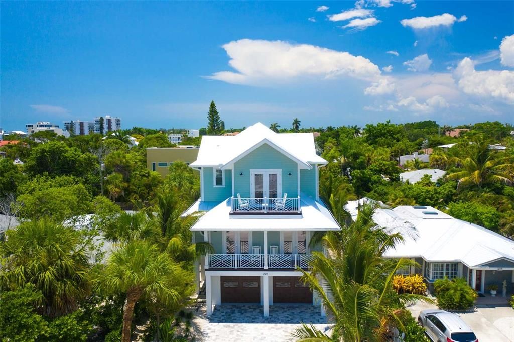 Active With Contract: $3,795,000 (7 beds, 7 baths, 3514 Square Feet)