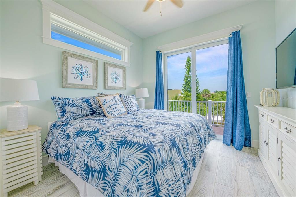 Active With Contract: $3,795,000 (7 beds, 7 baths, 3514 Square Feet)