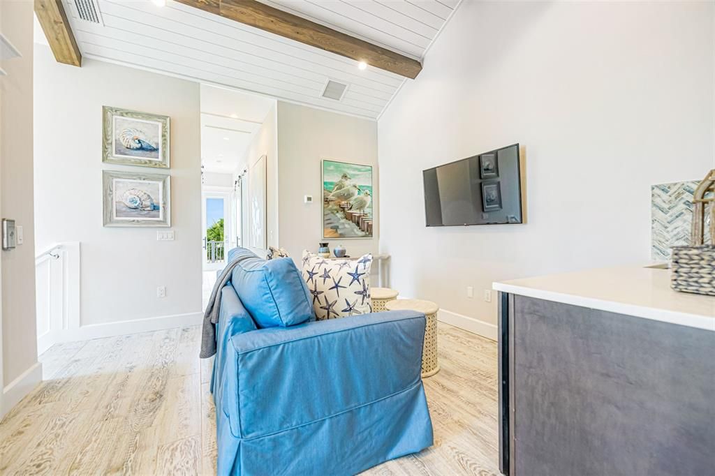 Active With Contract: $3,795,000 (7 beds, 7 baths, 3514 Square Feet)