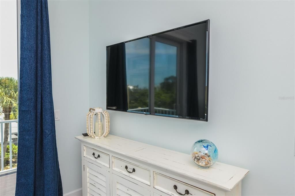 Active With Contract: $3,795,000 (7 beds, 7 baths, 3514 Square Feet)