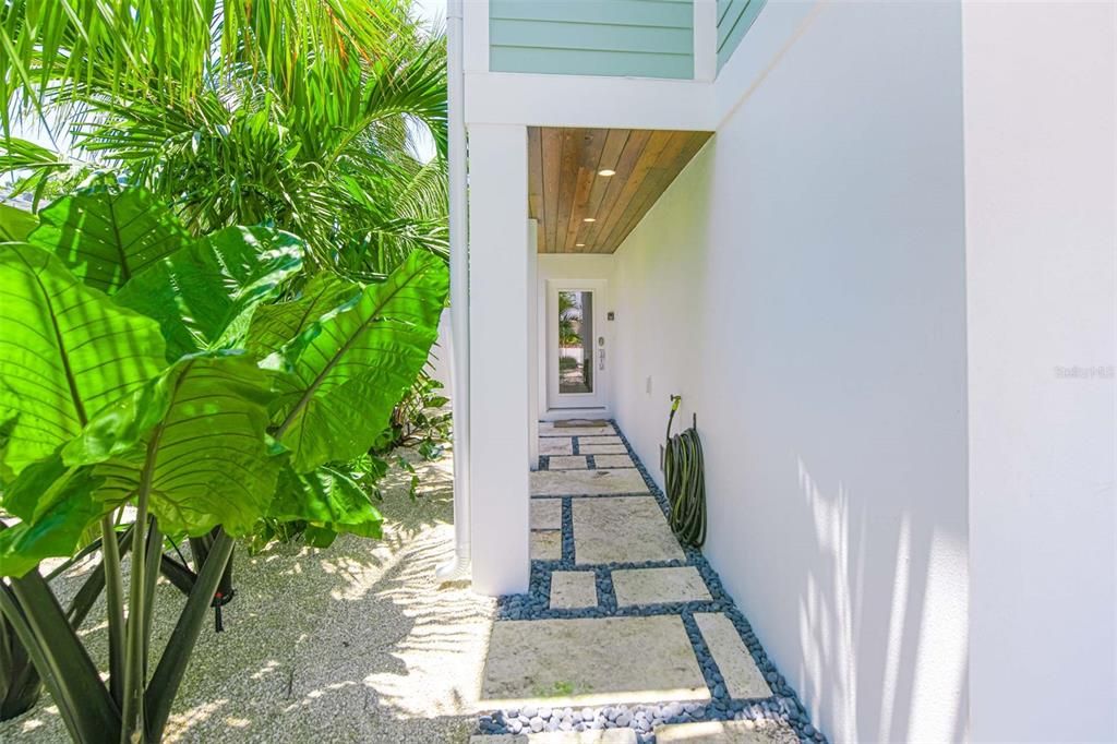 Active With Contract: $3,795,000 (7 beds, 7 baths, 3514 Square Feet)