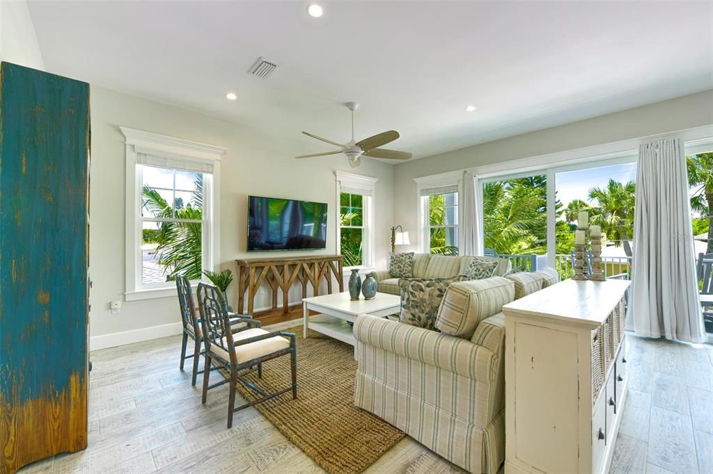 Active With Contract: $3,795,000 (7 beds, 7 baths, 3514 Square Feet)