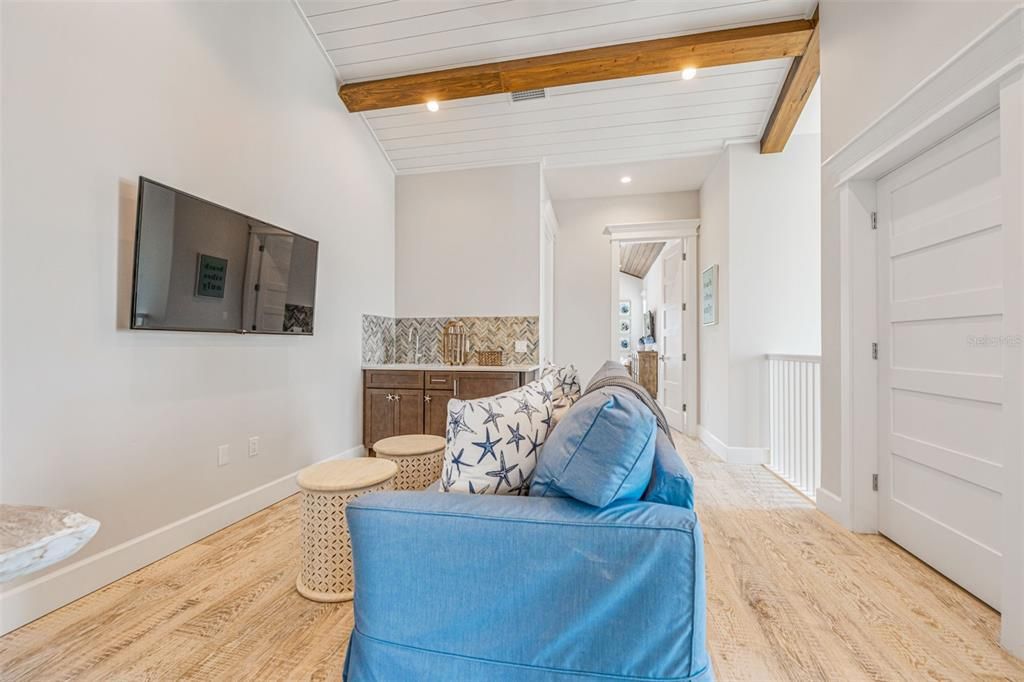 Active With Contract: $3,795,000 (7 beds, 7 baths, 3514 Square Feet)