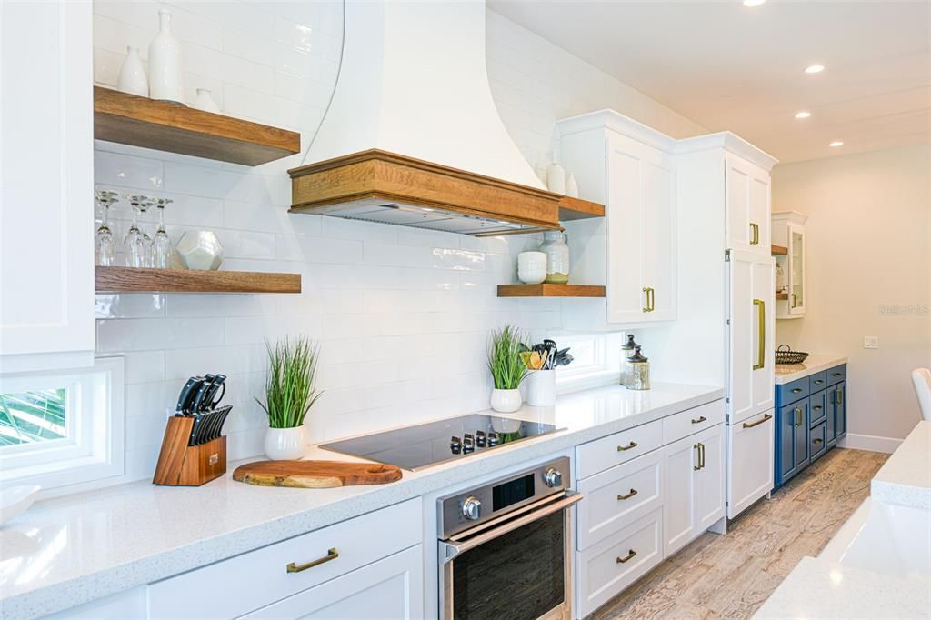 Active With Contract: $3,795,000 (7 beds, 7 baths, 3514 Square Feet)