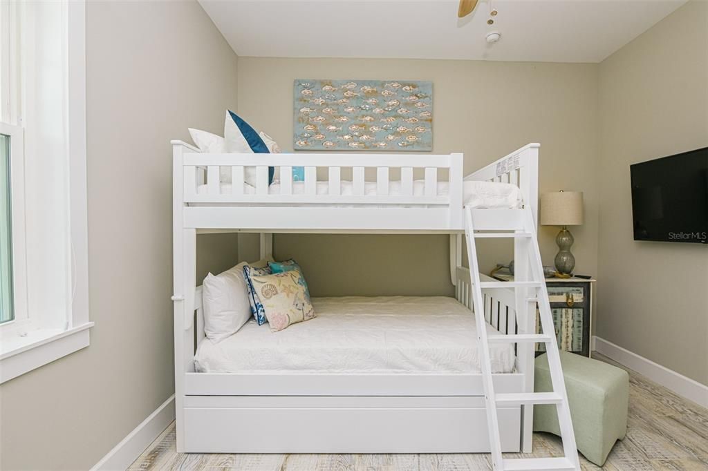 Active With Contract: $3,795,000 (7 beds, 7 baths, 3514 Square Feet)