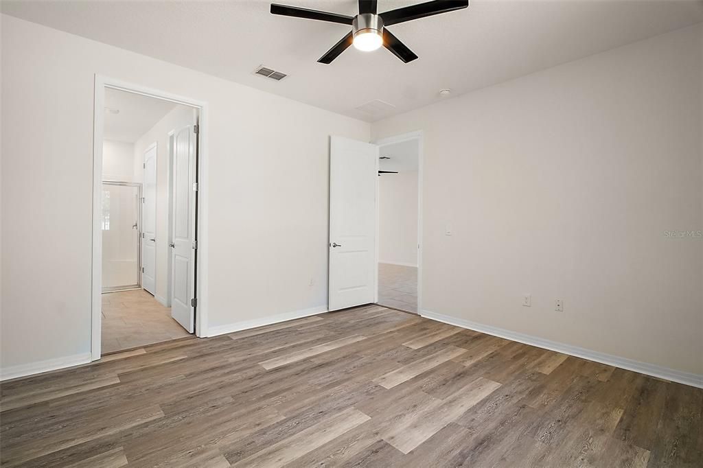 For Sale: $369,900 (3 beds, 2 baths, 1621 Square Feet)