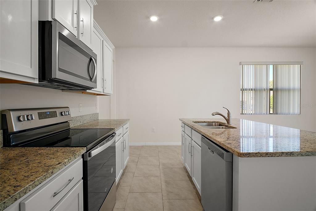 For Sale: $369,900 (3 beds, 2 baths, 1621 Square Feet)