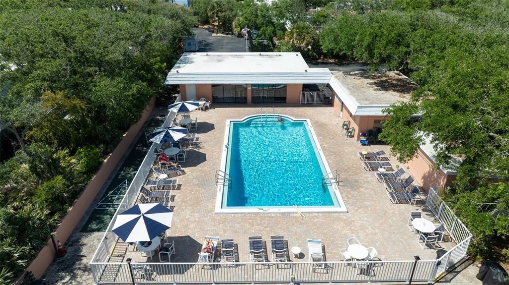 На продажу: $425,000 (2 спален, 2 ванн, 1298 Квадратных фут)